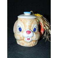 Eine Vintage Frohe Ostern Hase Singen Becher W/Deckel-Lift Die Und Lauschen Sie Der Musik Spielen-Niedliche Kleine Dekoration-Schönes Osterfest Eine Vintage Frohe Ostern Hase Singen Becher W/Deckel-Lift Die Und Lauschen Sie Der Musik Spielen-Niedliche Kleine Dekoration-Schönes Osterfest von ZiggyzAttic