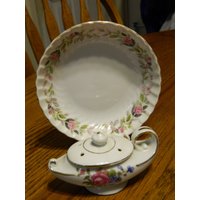 Weiße Porzellanschale China & Aladdin Geformte Schale W/Deckel ~ Beide Haben Eine Rosa Blumenmuster Und Sind Hohe Beleuchtet in Gold Niedliche Regal von ZiggyzAttic