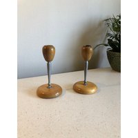Metal Kerzenständer Vintage Von Bayview Myrtle Wood Shop Selten Zinn Stil Stiel Mid Century Modern/Post von ZingoFinds