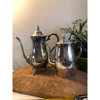 Zwei Versilberte Tee - Oder Kaffeekannen von ZingoFinds