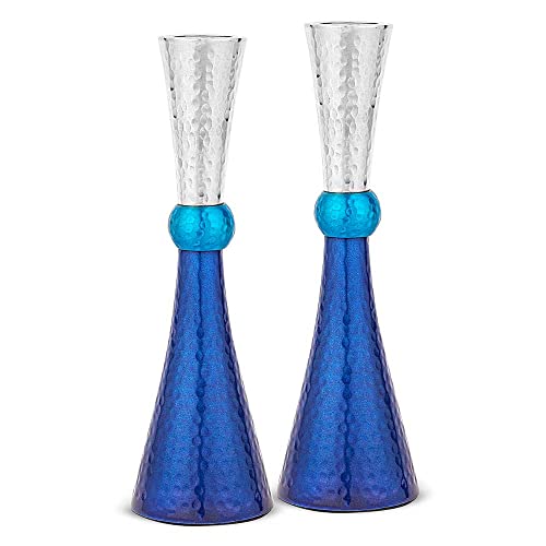 Zion Judaica Kerzenhalter-Set, klassisch, eloxiertes Metall, gehämmert, passend für dicke Spitz- und Shabbat-Kerzen, Blautöne und Silber Zion Judaica Kerzenhalter-Set, klassisch, eloxiertes Metall, gehämmert, passend für dicke Spitz- und Shabbat-Kerzen, Blautöne und Silber von Zion Judaica Ltd