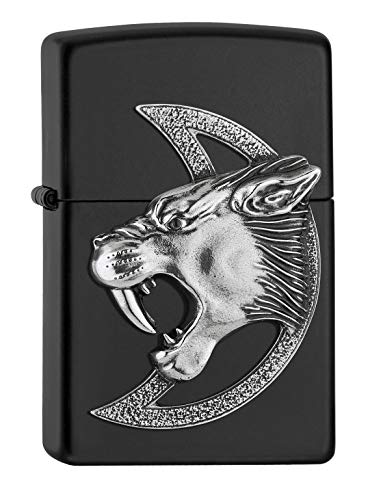 ZIPPO – Sturmfeuerzeug, Sabre-Toothed Tiger, Emblem Attached, Black Matte, nachfüllbar, in hochwertiger Geschenkbox von Zippo