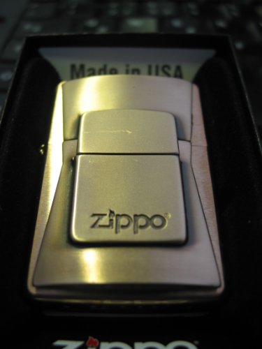 Zippo Feuerzeug Golden Lighter Emblem Polished - Limited Edition von Zippo