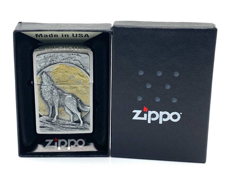 Zippo Feuerzeug Wolf at Moonlight Emblem Sturmfeuerzeug Zippo Feuerzeug Wolf at Moonlight Emblem Sturmfeuerzeug von Zippo