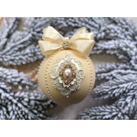 Elfenbein Christbaumkugeln 1 Stück 10cm in Der Geschenkbox Weihnachtskugeln Handgemachte Christbaumkugel Im Vintage Stil Baumschmuck von Zistyle