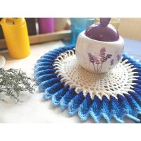Gehäkelte Doily. Blaue Farbe, Einzigartige 3D Muster Serviette, Rundes Doily, Wohndekoration, Tischdekoration, Geschenk Zur Einzugsgeschenk Gehäkelte Doily. Blaue Farbe, Einzigartige 3D Muster Serviette, Rundes Doily, Wohndekoration, Tischdekoration, Geschenk Zur Einzugsgeschenk von ZitaCraft