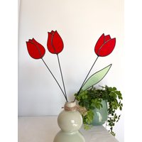 Eine Rote Tulpe Blume, Buntglas Tulpen, Blumenglas Blumen, Ewige Blumen, Blumen Pflanzenpfahl, Blumendekoration, Fensterdeko von ZokaKurylov