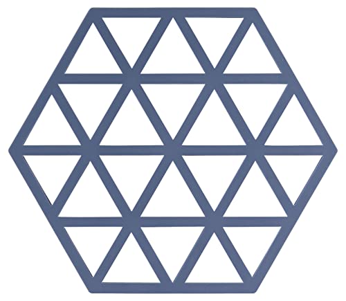 Zone Denmark Triangles Topfuntersetzer, Hitzebeständig bis 250 °C, Silikon Untersetzer, Dekorative Untersetzer für Töpfe und Pfannen, Spülmaschinenfest, 16 x 14 cm, Denim von Zone Denmark