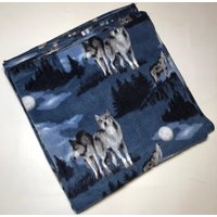 Zoofleece Wolf Decke Quilt Wurf Wölfe Heult Blau Mond Tier 60x60" von ZooFleece
