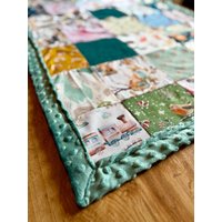 Decke Aus Deiner Kleidung Babykleidung | Erinnerungsdecke Minky Fleece Personalisierte Patchworkdecke Eigene Kleider Babydecke Decke Aus Deiner Kleidung Babykleidung | Erinnerungsdecke Minky Fleece Personalisierte Patchworkdecke Eigene Kleider Babydecke von ZwergenNaehstuebchen