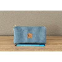 Federmäppchen - Federtasche Stiftemäppchen Mit Boden Aus Weichem Cord in Hellblau Federmäppchen - Federtasche Stiftemäppchen Mit Boden Aus Weichem Cord in Hellblau von Zwergenhexe