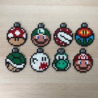 8 Christbaumkugeln/Baumschmuck Im Super Mario Design Aus Bügelperlen 8 Christbaumkugeln/Baumschmuck Im Super Mario Design Aus Bügelperlen von ZwergenmamasDeko
