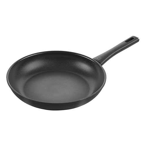 ZWILLING Madura Plus Bratpfanne, 28 cm, Aluminium, Keramik-Antihaftbeschichtung, kratzfeste Keramikpfanne für alle Herdarten, Induktionsgeeignet [Made in Italy], Schwarz von ZWILLING