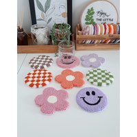 Kaffee Untersetzer, Punch Needle, Pflanzenstickerei, Grün Karierter Becheruntersetzer, Getufteter Untersetzer von ZynAtelier