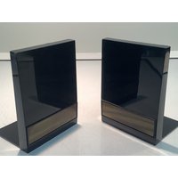 Vintage Schwarze Buchstützen Mit Faux Woodgrain Akzent von a2peregrine