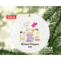 Bäckerei Personalisierte Verzierung Mixer Ei Bäcker Gebäck Geschenk Für Einen Küchenchef Benutzerdefinierte Name Hand Stand Koch Herd Dessert Bäckerei Personalisierte Verzierung Mixer Ei Bäcker Gebäck Geschenk Für Einen Küchenchef Benutzerdefinierte Name Hand Stand Koch Herd Dessert von aCreativePanda