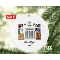 Bibliothekar Weihnachten Ornament Personalisiert, Bibliothekangestellte Bücherwurm Geschenk Benutzerdefinierte Name von aCreativePanda