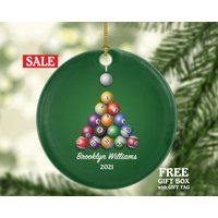 Billard Spieler Weihnachten Ornament Personalisiert - Billardtisch 8 Ball Pool Geschenk Tisch Turnier Billard Spieler Weihnachten Ornament Personalisiert - Billardtisch 8 Ball Pool Geschenk Tisch Turnier von aCreativePanda