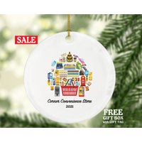 Convenience Store Besitzer Oder Arbeiter Weihnachtsverzierung - Personalisiertes Geschenk Für Boss Mitarbeiter Verkaufsautomat Benutzerdefinierter Convenience Store Besitzer Oder Arbeiter Weihnachtsverzierung - Personalisiertes Geschenk Für Boss Mitarbeiter Verkaufsautomat Benutzerdefinierter von aCreativePanda