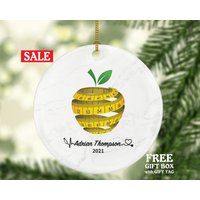 Diätetiker Ernährungswissenschaftler Weihnachten Ornament Personalisierte Geschenk - Name Jahr Diätetiker Ernährungswissenschaftler Weihnachten Ornament Personalisierte Geschenk - Name Jahr von aCreativePanda
