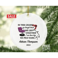Friseur, Stylist Weihnachten Ornament Personalisiert - Friseur Geschenk Haare Schneiden Name Jahr Friseur, Stylist Weihnachten Ornament Personalisiert - Friseur Geschenk Haare Schneiden Name Jahr von aCreativePanda