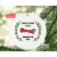 Hoverboard Ornament Personalisiert - Kinder Balance Board Scooter Segway Geschenk So Rolle Ich Hoverboard Ornament Personalisiert - Kinder Balance Board Scooter Segway Geschenk So Rolle Ich von aCreativePanda