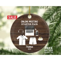 Online Meeting Starter Pack Weihnachtsverzierung - Arbeiten Von Zu Hause Personalisierte Laptop-Arbeit Abstand Studieren Benutzerdefinierter Name Online Meeting Starter Pack Weihnachtsverzierung - Arbeiten Von Zu Hause Personalisierte Laptop-Arbeit Abstand Studieren Benutzerdefinierter Name von aCreativePanda