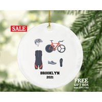 Triangle Christbaumschmuck Personalisiert - Geschenk Für Triathlet, Laufrad, Fahrrad, Schwimmsportausrüstung von aCreativePanda