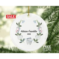 Zahnarzt Ornament Personalisiert - Geschenk Weihnachten Graduierung Benutzerdefinierte Beruf Zahnkranz Zahnarzt Ornament Personalisiert - Geschenk Weihnachten Graduierung Benutzerdefinierte Beruf Zahnkranz von aCreativePanda