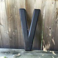 24" Vintage Industrial Metall Markquee Buchstabe V - Schwarzes Nos Stahlschild Geborgener Schwarzer Buchstabe Geschirrter Metallbrief von aVintageParcel
