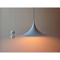 Vintage Semi Pendelleuchte in Weiss D. 47cm Claus Bonderup & Torsten Thorup Vintage Semi Pendelleuchte in Weiss D. 47cm Claus Bonderup & Torsten Thorup von achtgrad