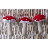 Pilz. 3Er Set Maxi Pilze. Handstickerei Pilz. 3Er Set Maxi Pilze. Handstickerei von adatine