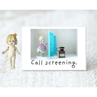 Rufen Sie Screening Humor Bisque Dolly Claudia Reisende Puppe Lustige Rechteck Magnet | 1 von adventuresofclaudia