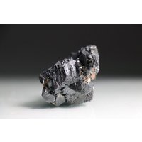 Faseriger Schwarzer Turmalin Auf Quarz | Roher Edelstein, Rauer Turmalin, Heilstein, Kristallgitter, Seltene Mineralprobe Faseriger Schwarzer Turmalin Auf Quarz | Roher Edelstein, Rauer Turmalin, Heilstein, Kristallgitter, Seltene Mineralprobe von affordablemineralsNY
