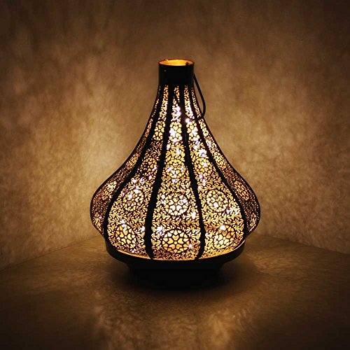 albena shop orientalische Laterne aus Metall, JADOO 30cm Schwarz innen Gold mit LED-Lichterkette, Tischlaterne Herbst Winter Dekoration hängend oder stehend für Wohnzimmer Wintergarten Pavillon von albena shop