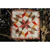 Tischlerstern in Herbstfarben Wand - Oder Schoßdecke Auf Bestellung von alisonquilts