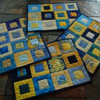 Wendbare Gesteppte Tischsets, Quadratisch Im Quadrat, Set Von Vier Stück von alisonquilts