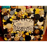 Hummer ~ Knopfrahmen in Schwarz Gelb Weiß Geschenk Für Gärtnerin Sie - Gartenarbeit Imker 10x15 von allbuttonedupbytina
