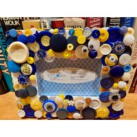 Minion Knopfbilderrahmen in Blau, Gelb Und Weiß ~ Cartoon Rahmen Für Kind Geburtstagsgeschenk Baby Geschenk 4x6 Foto von allbuttonedupbytina