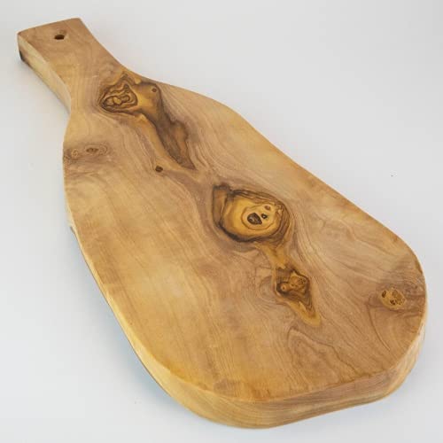 rustikales Servierbrett mit Griff aus Olivenholz Größe 50-55 cm von allesOlive
