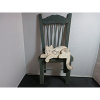 Vintage Stuhl Und Katze Wand-Decor Aus Holz Bemalt von alliesvintagealley