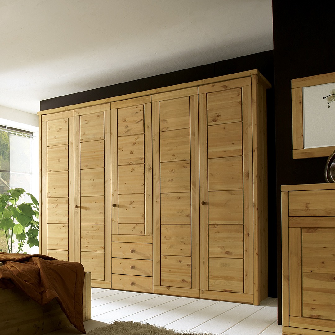 Drehtüren-Kleiderschrank "Mascella" - Holzart: Kiefer - Farbe: braun von allnatura