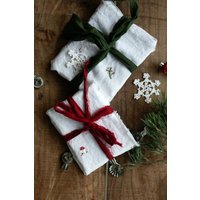 Schneewittchen Geschenktüten-Set Gestickte Urlaubsmotive Schneewittchen Geschenktüten-Set Gestickte Urlaubsmotive von allthebeautifullinen