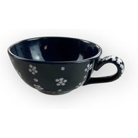 Österreich Handbemalte Gmundner Keramik Teetasse Dirndl Blau Ø11, 2cm Handgefertigtes Keramos Geschirr Österreich Handbemalte Gmundner Keramik Teetasse Dirndl Blau Ø11, 2cm Handgefertigtes Keramos Geschirr von aloisstudio