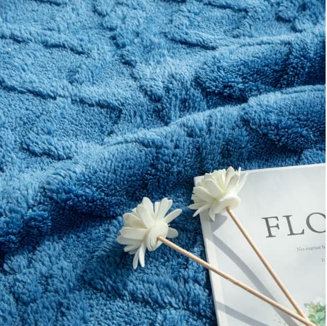 Kuscheldecke Decke Sofa, Wohndecken kuscheldecken 150x200 Extra Weich Dicke Sofadecke Doppelgesicht Strickdecke, Couchdecke Bettdecke Flauschig Wohnzimmer, Wolldecke für Bett Sofa überwurf Tiefseeblau von amo nenes