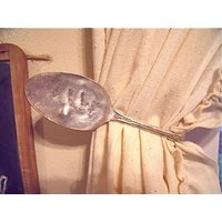 2 Spoon Tiebacks-Vintage Flattened Löffel Krawatte Rücken-1 Passend PairSilverplateRecycled/Repurposed UpcycledSo Unique-(Fs 6 von anTiQues2uniQues