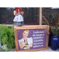 Sale - Blechschild Wall Cabinet-"Ich Verstehe Kochen Und Putzen, Einfach Nicht So, Wie Es Auf Mich Zutrifft." von anTiQues2uniQues