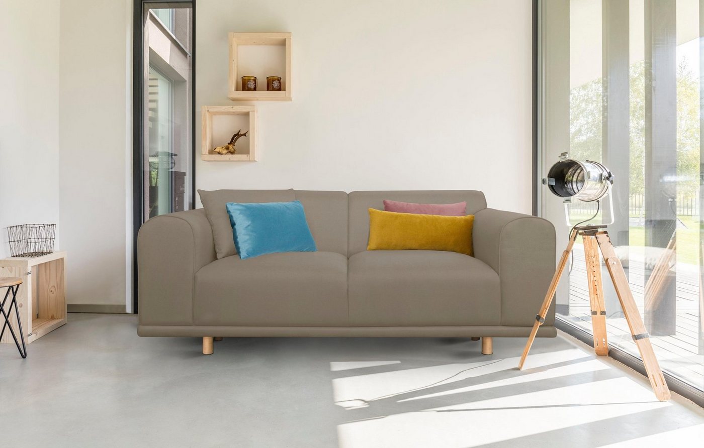 andas 2-Sitzer Maroon, in skandinavischem Design, mit losen Kissen andas 2-Sitzer Maroon, in skandinavischem Design, mit losen Kissen von andas