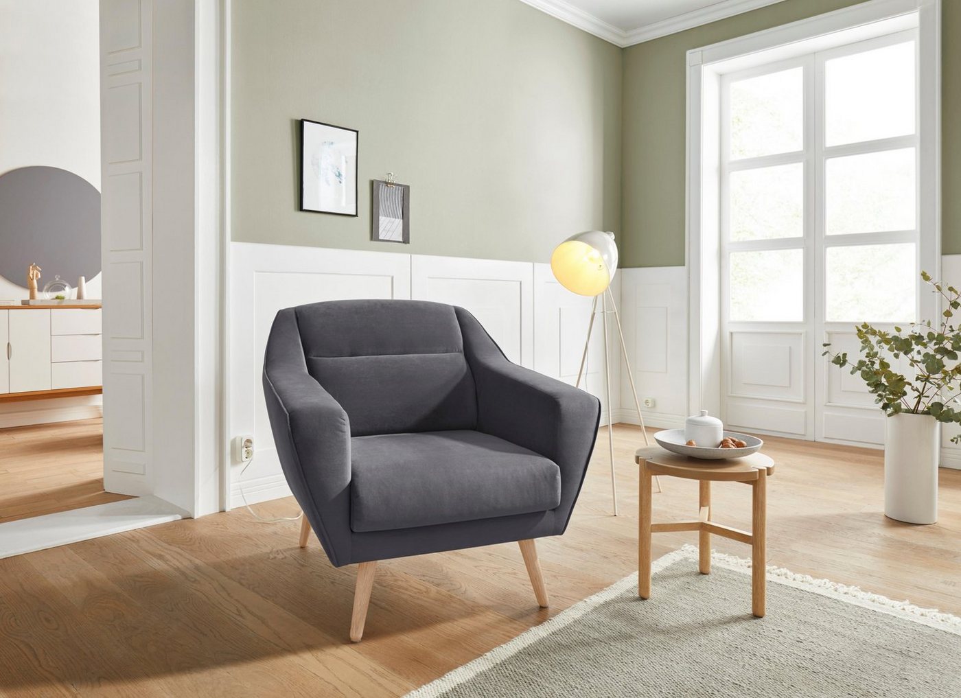 andas Sessel Bille, mit Naht im Rückenkissen und Eiche-Beinen, Design by Morten Georgsen von andas