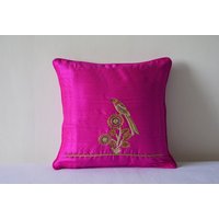 Handbestickter Zardozi Vogel Kissenbezug, Pink & Gold Handgestickt Rosa Faden Stickerei von anekdesigns